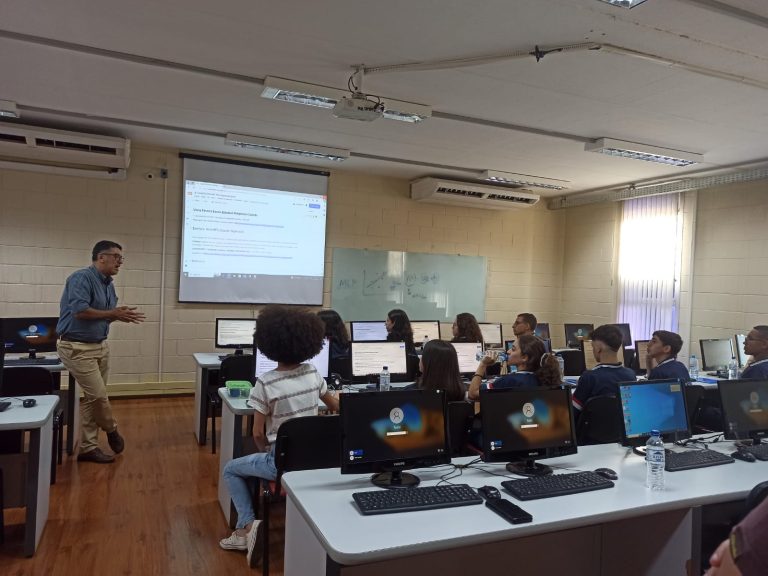 Visita da Escola Gregoriano Canedo à Unicamp - 16/11/2023